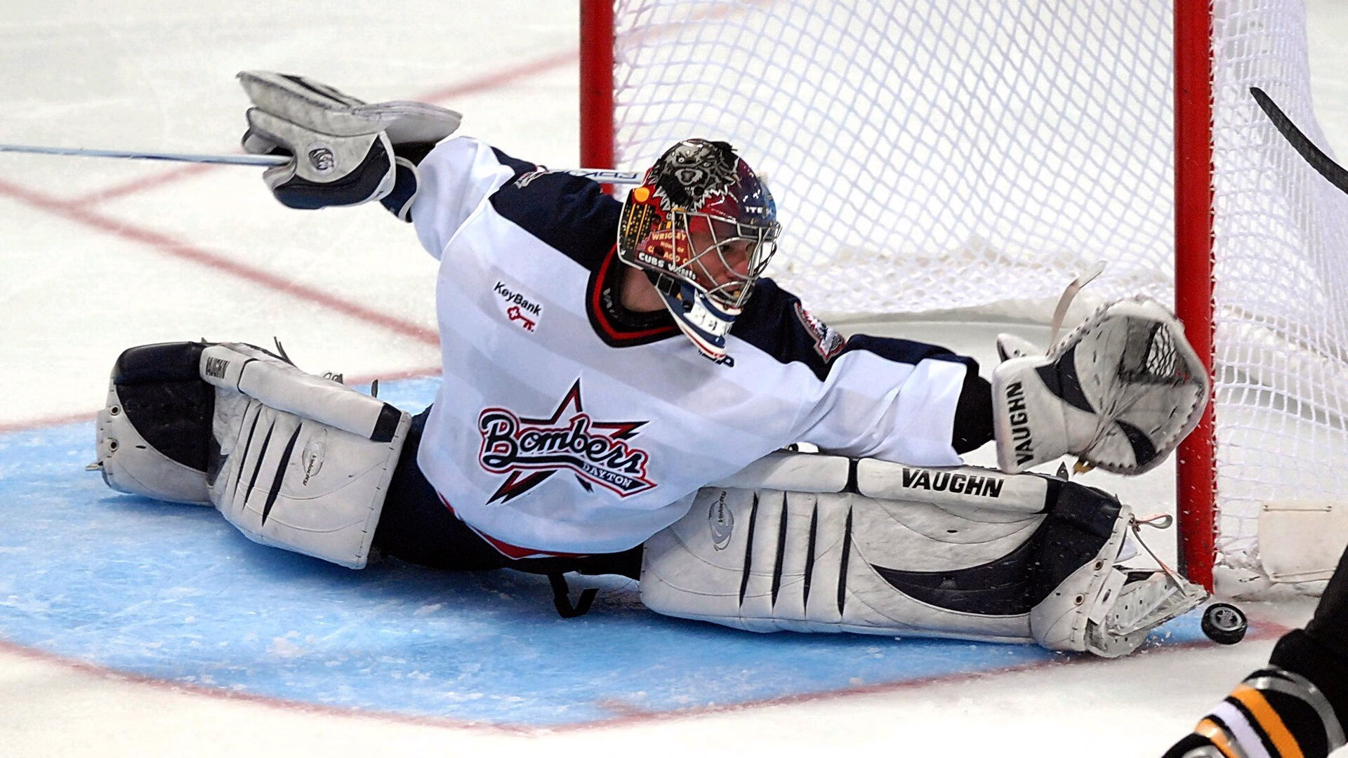 “华金·托比利亚的传球精确与防守力，助力美洲狮队屡创佳绩”